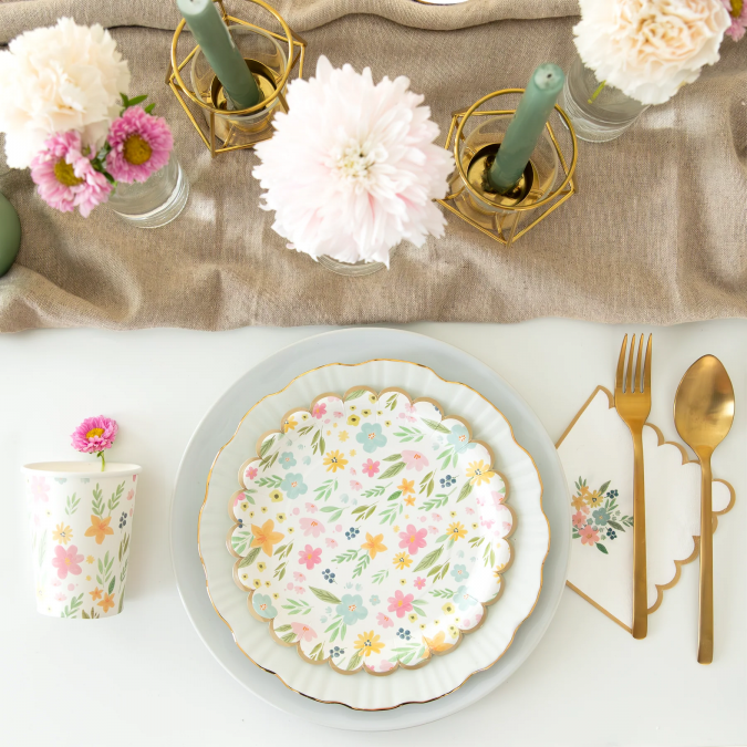 Хартиена чинийка Цветя, 23.0 см, 6 бр. в опаковка /Pp/