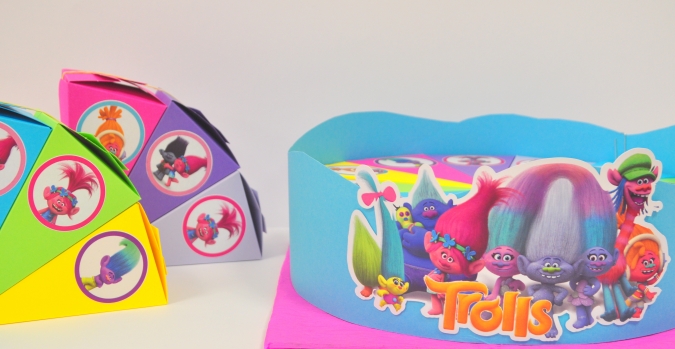 Хартиена торта с декорация и персонализация Тролчета