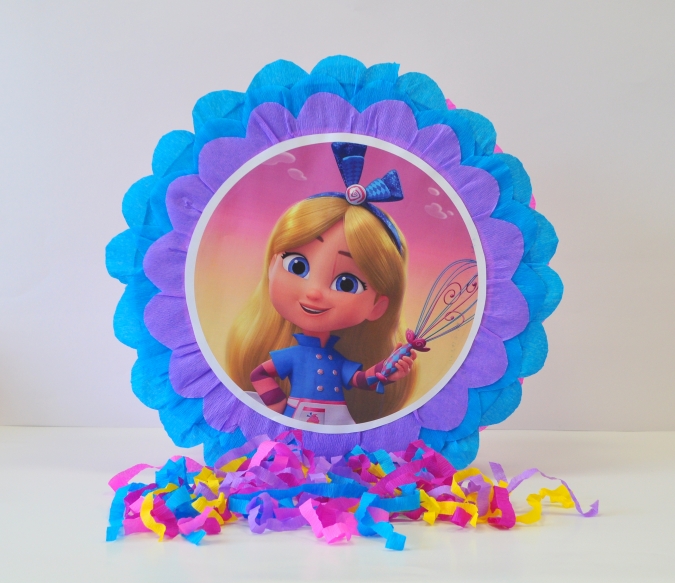 Пинята Алиса в приказната страна на сладкарството, две лица 40х40 см