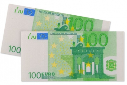 Салфетки 100 евро, трипластови, 10 бр в пакет /Mb/