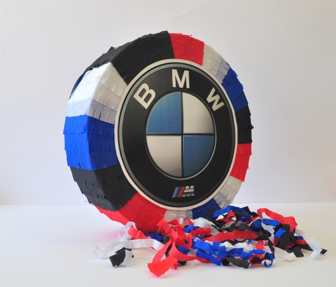 Пинята БМВ / BMW, две лица 40х40 см