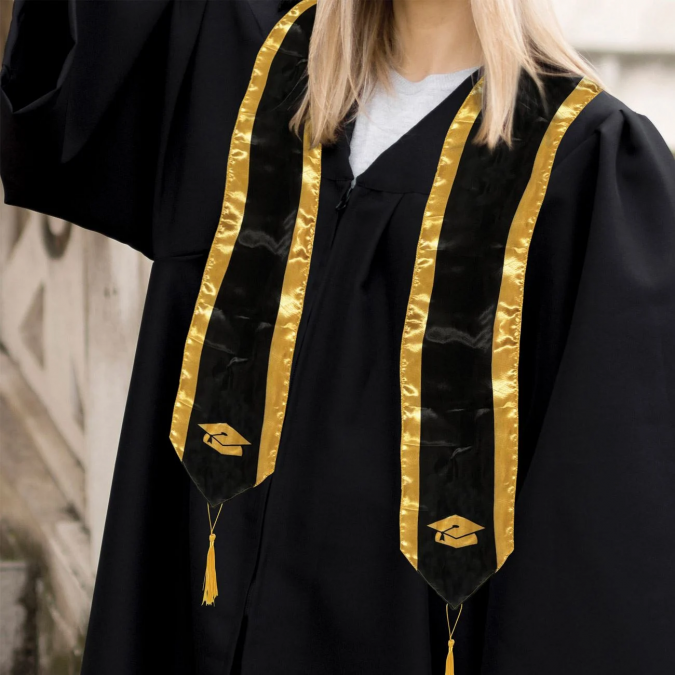 Лента за Дипломиране/абитуриентска/, завършване с пискюли /Mb/