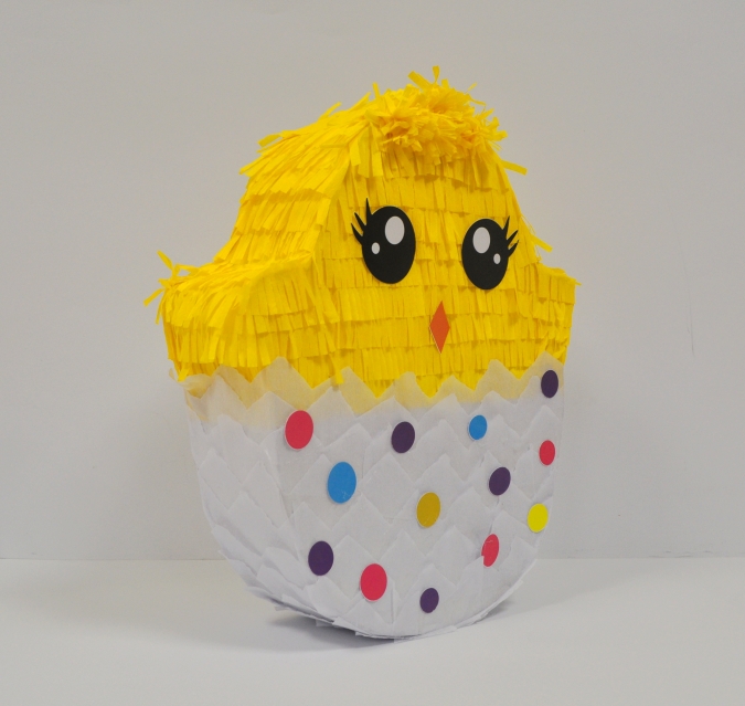 Пинята фигура Великденско Пиле в яйце, височина 42см