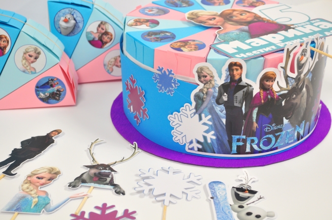 3Д Хартиена торта с персонализация Елза и Ана Замръзналото Кралство