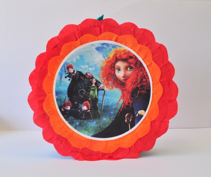 Пинята Храбро Сърце, две лица 40х40 см