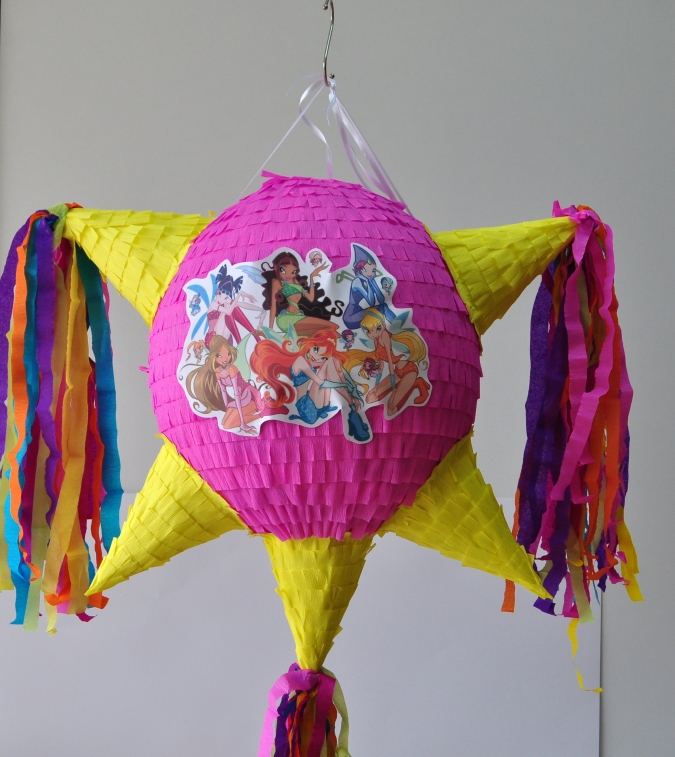 Пинята с конуси фигура Уинкс, 60х60см