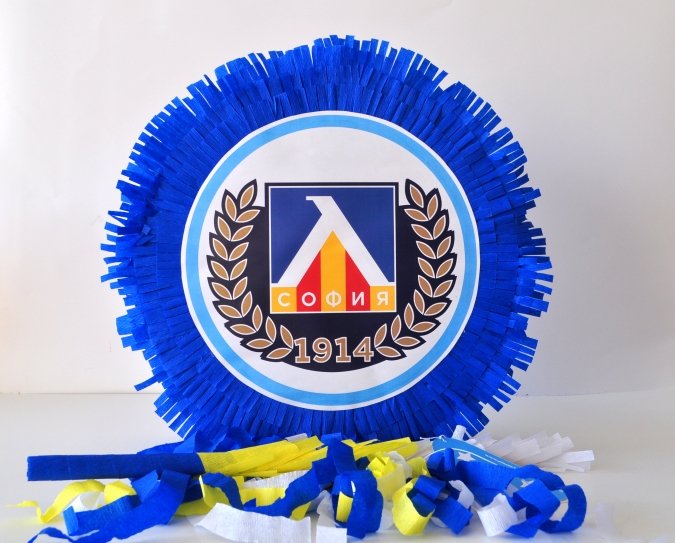 Пинята Левски, две лица 40х40 см