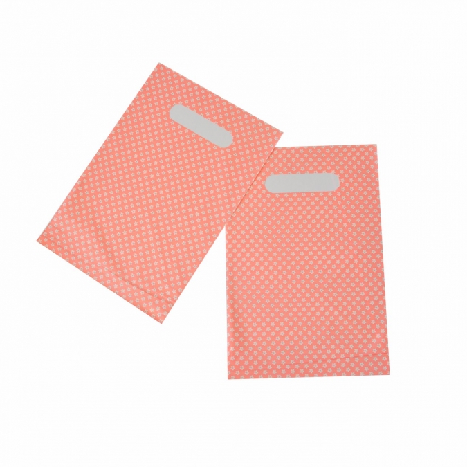 Подаръчна торбичка розова с бели цветя,  17х25 см /Tr/