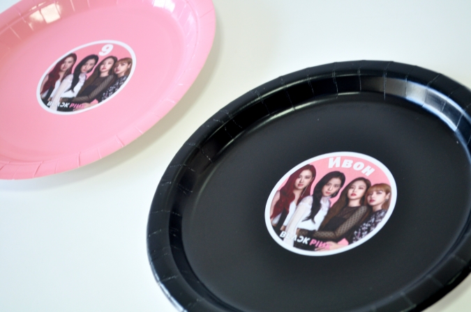 Персонализирана хартиена парти чинийка  Блек Пинк, 6бр. пакет