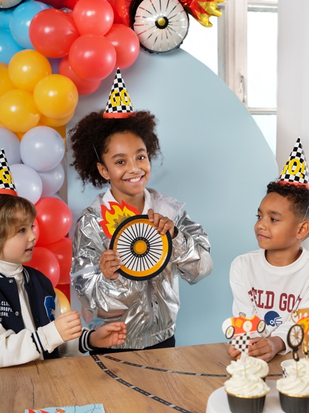 Хартиена чинийка Състезателни коли, Хот Уилс, гума, 26.5 см, 6 бр. в опаковка /Pd/