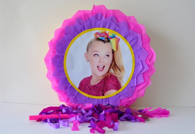 Пинята Джо Джо Панделка, две лица 40х40 см