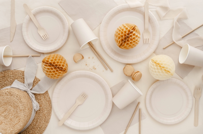 Хартиена парти чинийка бежова, 18 см, 6 бр. в опаковка /Pd/