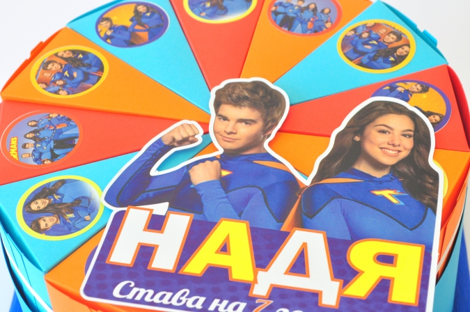 Хартиена торта с  тематична декорация и персонализация Тъндърмен срещу Тъндърмен