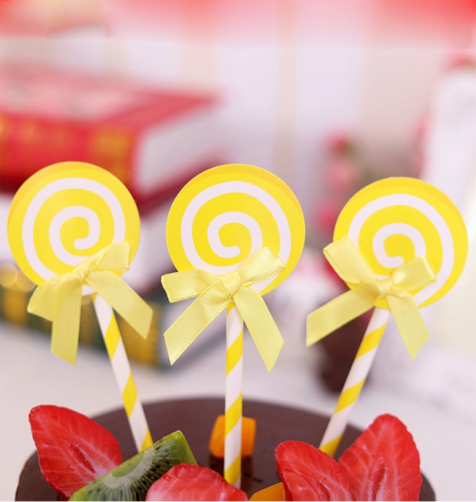 Декорация за торта - близалки цвят жълт, 6 бр. в опаковка /Tr/