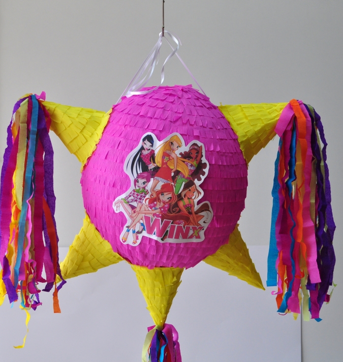 Пинята с конуси фигура Уинкс, 60х60см