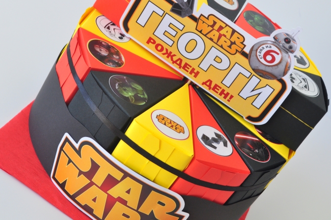Хартиена торта с  тематична декорация и персонализация Междузвездни войни