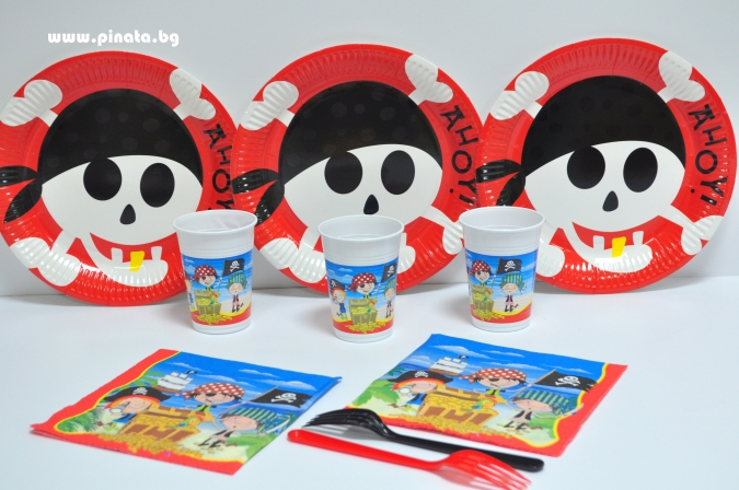 Пластмасова парти чашка Пирати 200 мл, лицензирана 8бр пакет