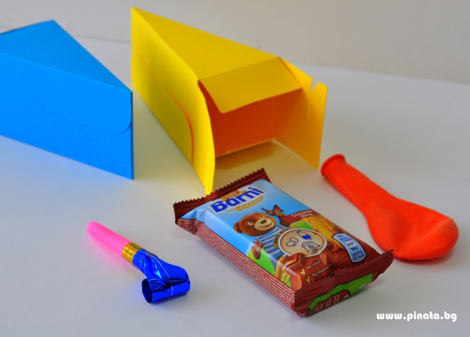 Кексче Барни, свирка и балон, пълнеж за парче хартиена торта