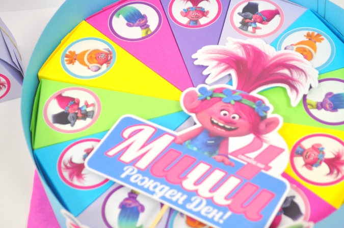 Хартиена торта с декорация и персонализация Тролчета