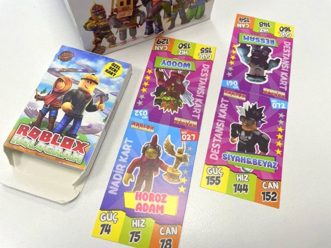 10 бр. карти Роблокс, холограмни, всички герои /Tr/