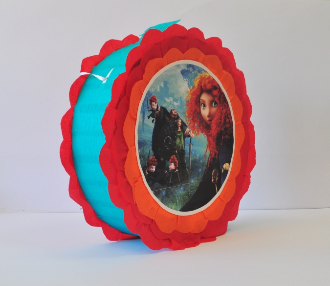 Пинята Храбро Сърце, две лица 40х40 см