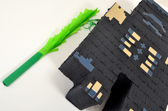 Пинята фигура Майнкрафт Уордън/Warden 50х32см