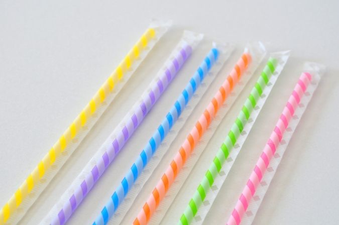 Сламки, индивидуално опаковани, 20 бр. в опаковка, различни цветове