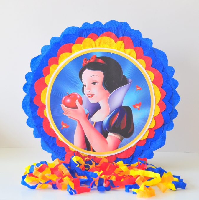 Пинята Снежанка, две лица 40х40 см