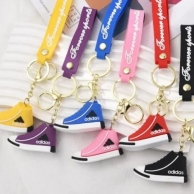 3D силиконов ключодържател с гривна Маратонка /St/