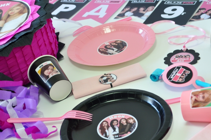 Промо пакет за 10 празнуващи Блек Пинк