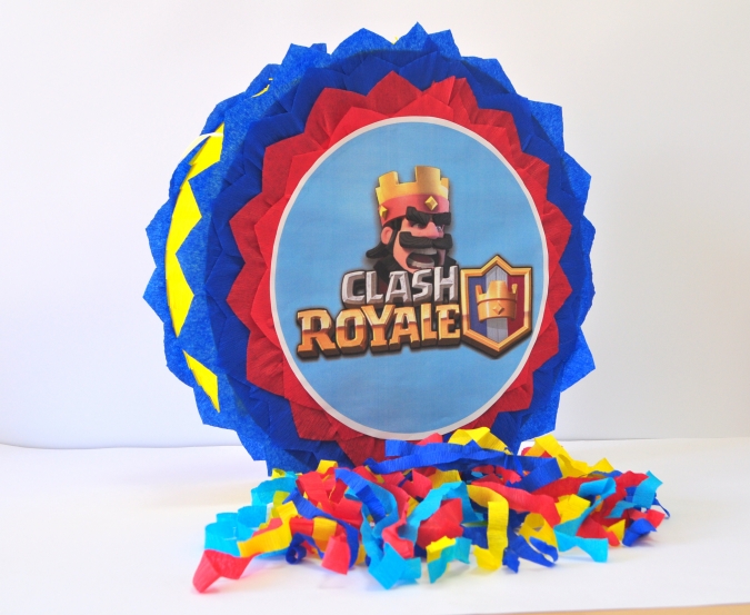 Пинята Клаш Роял 40х40 см