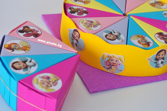 Хартиена торта с тематична декорация и персонализация Кафенето на Масленка