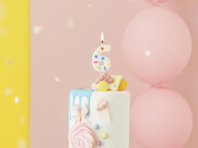 Свещичка цвят бял с конфети, цифра 6 /Pd/