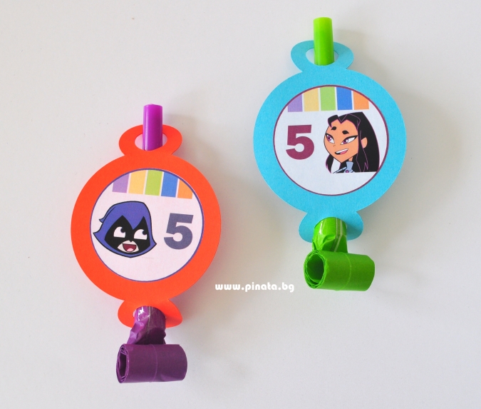 Персонализирана парти свирка Малките Титани, 5 бр. пакет