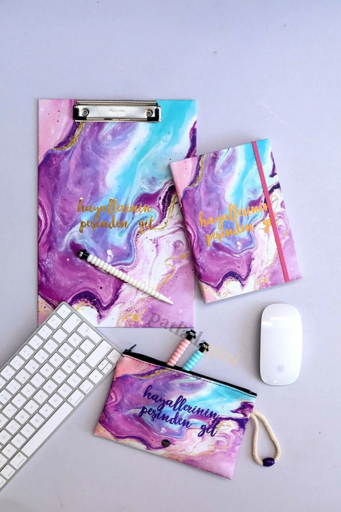 Подаръчен комплект Папка клипборд, тефтер и несесер /Tr/