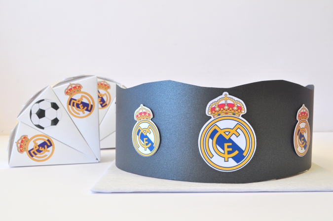 Хартиена торта с  тематична декорация и персонализация Реал Мадрид