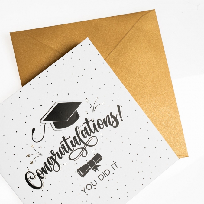Картичка за дипломиране "Congratulations", 15x15см, с включен плик /Mb/