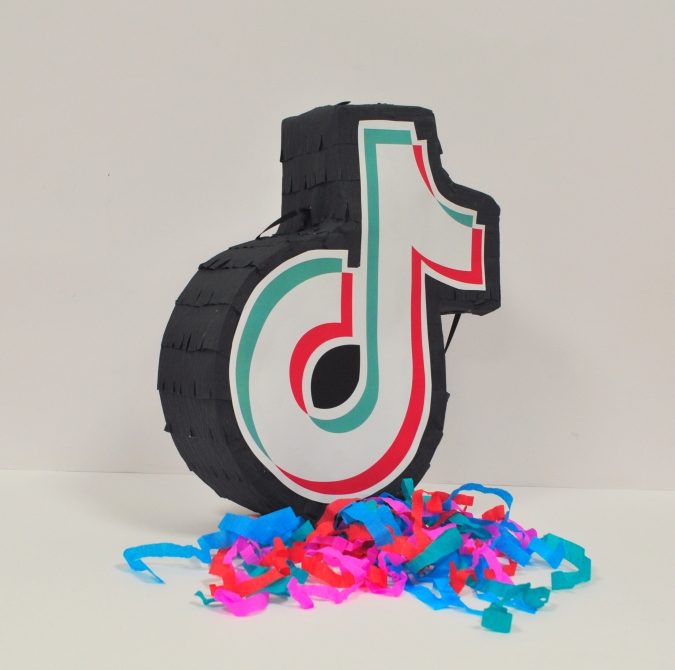 Пинята фигура Тик Ток, 40х35 см