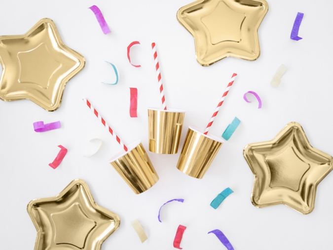 Хартиена парти чинийка Звезда, Коледа, златна гланц, 18 см, 6 бр. пакет /Pd/