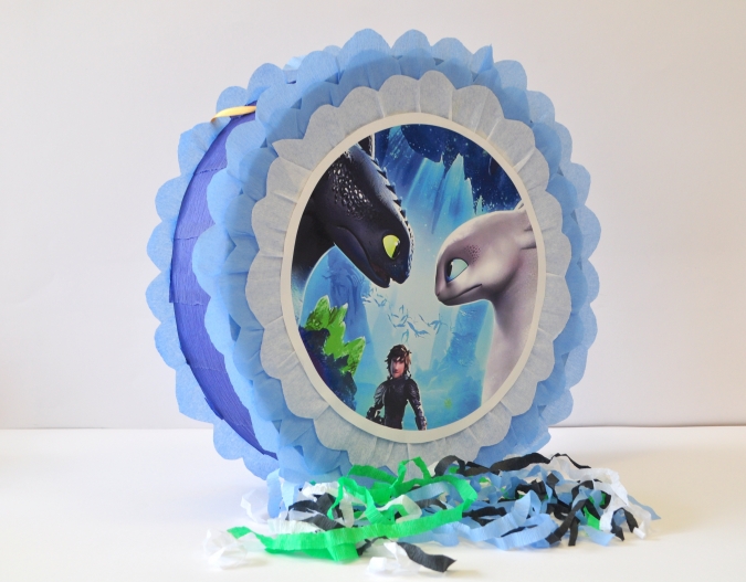 Пинята Как да си дресираш дракон, две лица 40х40 см