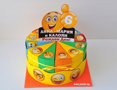Хартиена торта с  тематична декорация Емотикони