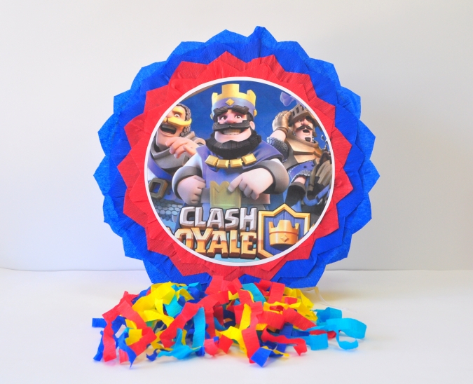 Пинята Клаш Роял 40х40 см