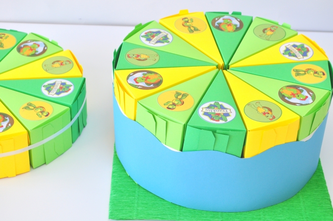 Хартиена торта с  тематична декорация и персонализация Костенурката Франклин