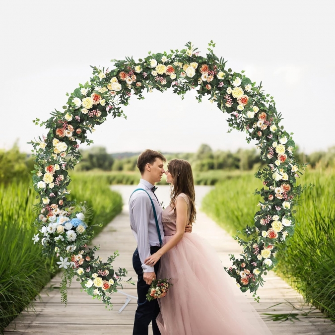 Кръгла метална сглобяема арка под наем, диаметър 200см, цвят бял