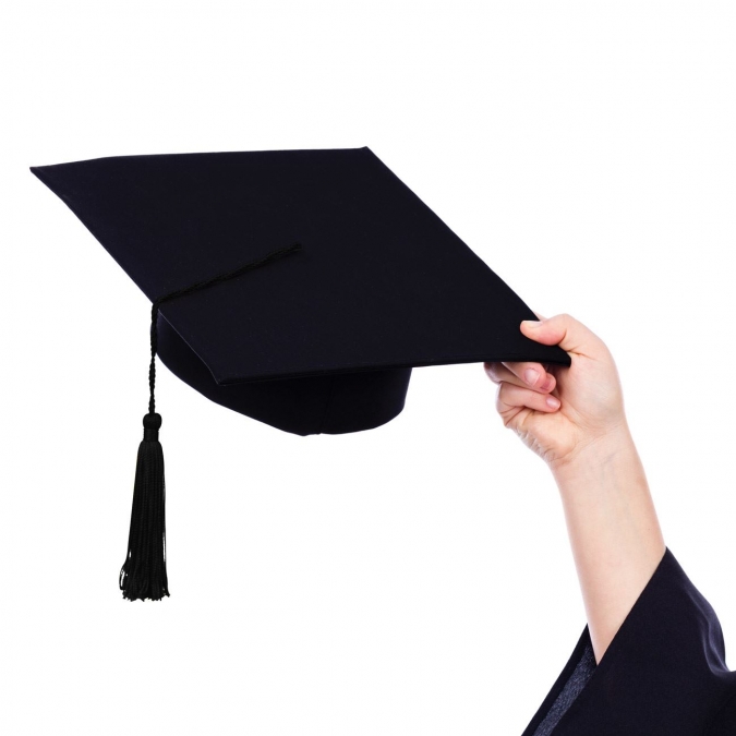 Шапка с пискюл за Дипломиране/абитуриентска/, завършване /Mb/