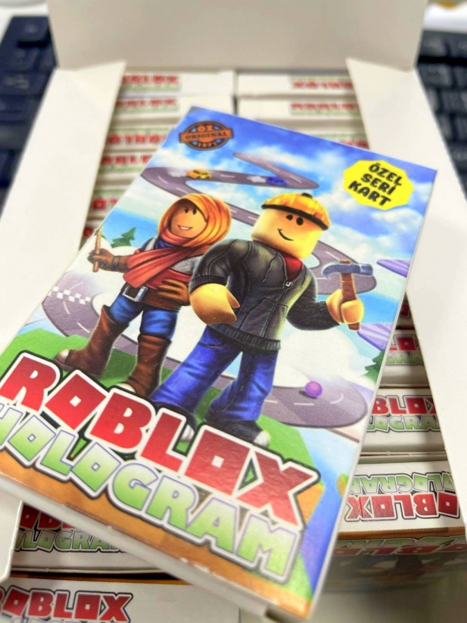 10 бр. карти Роблокс, холограмни, всички герои /Tr/