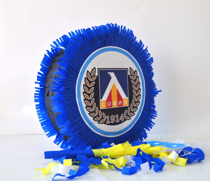 Пинята Левски, две лица 40х40 см