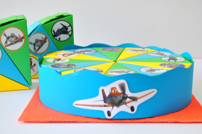 Хартиена торта с  тематична декорация Самолети