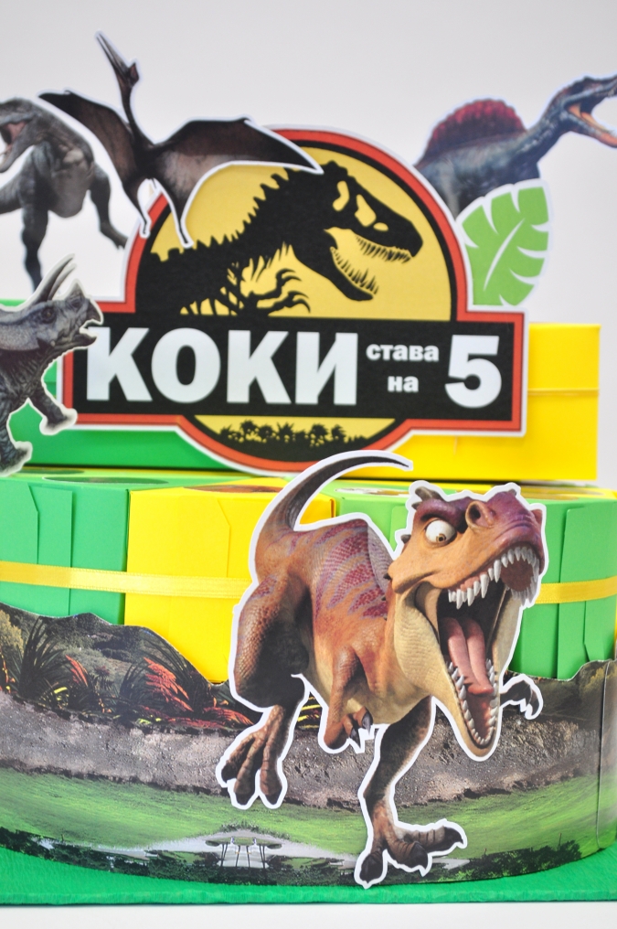 3Д Хартиена торта с декорация и персонализация Джурасик Динозаври