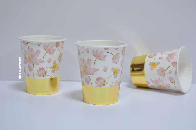 Хартиена чашка Цветя със злато премиум 6бр пакет